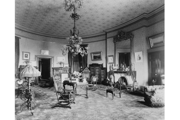 1889: First White House Tree  