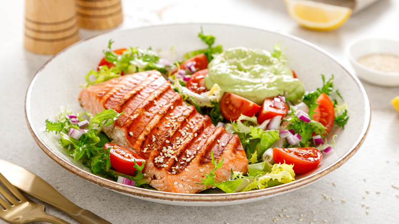 Salmon fillet bowl