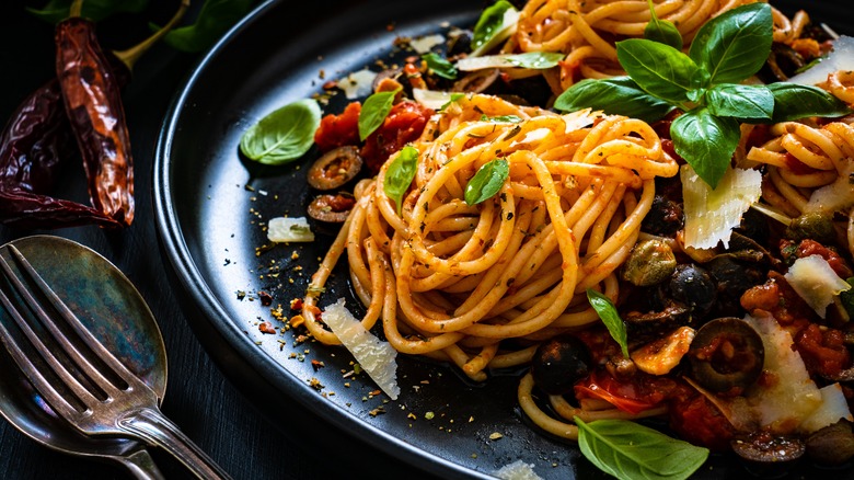 Pasta puttanesca with anchovies