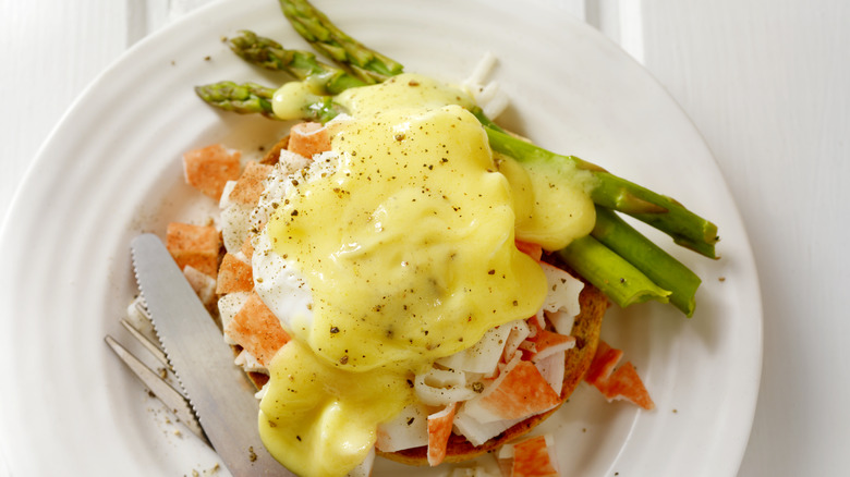 hollandaise over egg and lobster