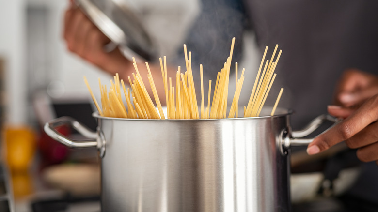 Spaghetti in a pot