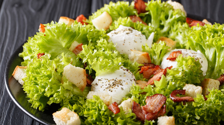 Lyonnaise salad