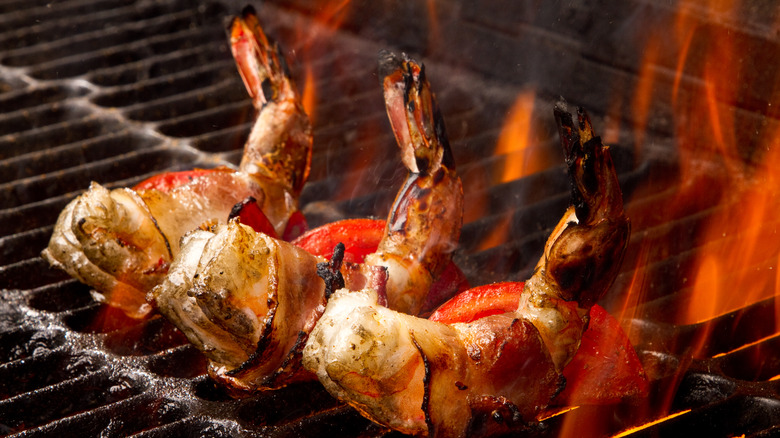 Grilled shrimp with shells