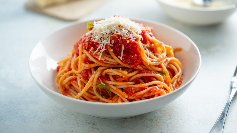 Spaghetti with tomato sauce 