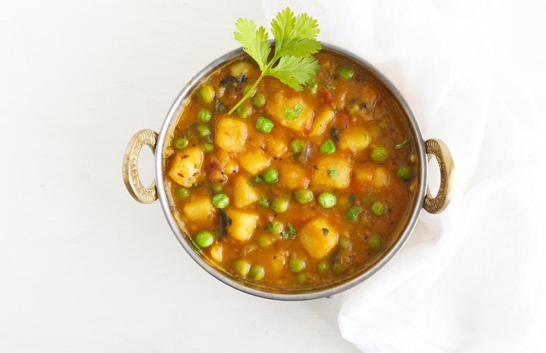Aloo Matar (Pea and Potato Curry)