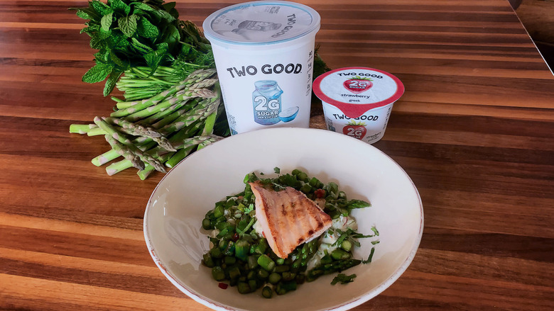 Yogurt Chutney With Asparagus and Salmon