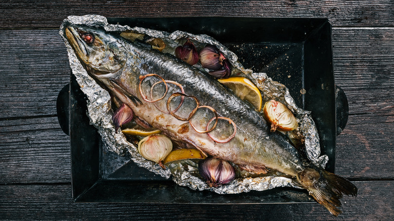 roasted fish in foil pocket