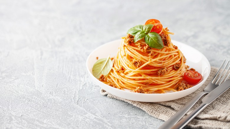 Spaghetti with tomato sauce