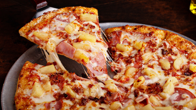 Pizza with pineapple