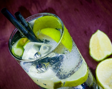 gin and tonic